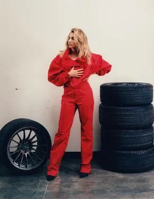 Emelia Hartford OnlyFans Leaked Free Thumbnail Picture - #fbE15Mso3J