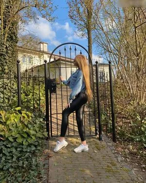 Emelie Rosalie OnlyFans Leaked Free Thumbnail Picture - #SK9rqVF322