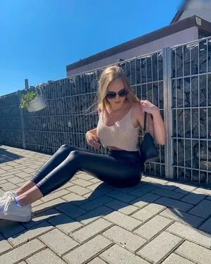 Emelie Rosalie OnlyFans Leaked Free Thumbnail Picture - #cuHLaz9Q8W