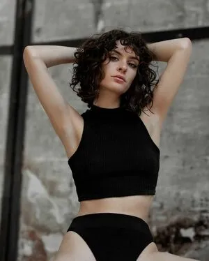 Emeline Faure OnlyFans Leaked Free Thumbnail Picture - #DW22i6OQPt