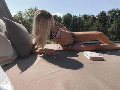 Emelyhoermedinger OnlyFans Leaked Free Thumbnail Picture - #76UOo350OX