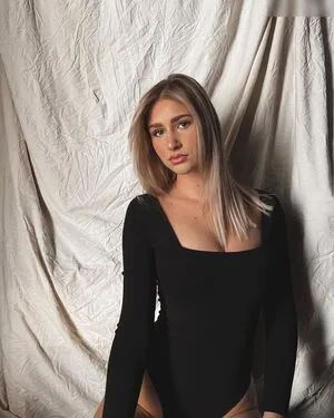 Emelyhoermedinger OnlyFans Leaked Free Thumbnail Picture - #qyoWisPPjd