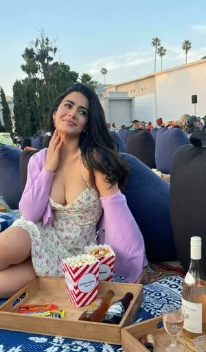 Emeraude Toubia OnlyFans Leaked Free Thumbnail Picture - #5UcLWsFX6g