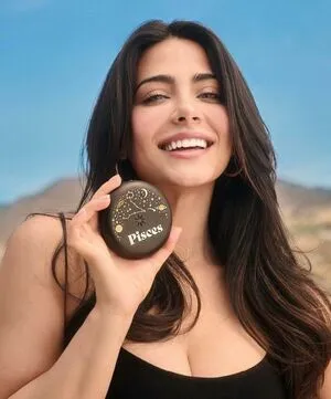 Emeraude Toubia OnlyFans Leaked Free Thumbnail Picture - #AMi7kMY6wf