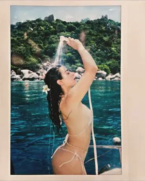 Emeraude Toubia OnlyFans Leaked Free Thumbnail Picture - #Duudjx0Jau