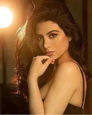 Emeraude Toubia OnlyFans Leaked Free Thumbnail Picture - #VwMHwAv3Gg