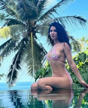 Emeraude Toubia OnlyFans Leaked Free Thumbnail Picture - #glxCkNmtvK