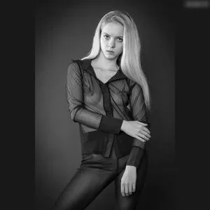 Emi Im Wunderland OnlyFans Leaked Free Thumbnail Picture - #5kie5QDalJ
