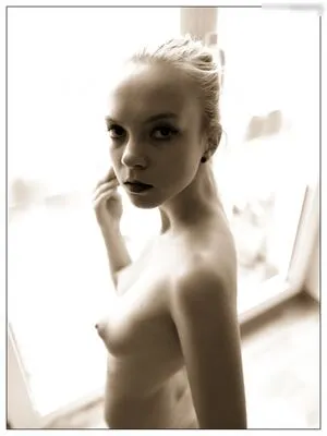 Emi Im Wunderland OnlyFans Leaked Free Thumbnail Picture - #kLGL6yOZDr