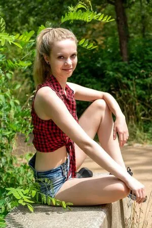 Emi Im Wunderland OnlyFans Leaked Free Thumbnail Picture - #xZ2z5p96ao