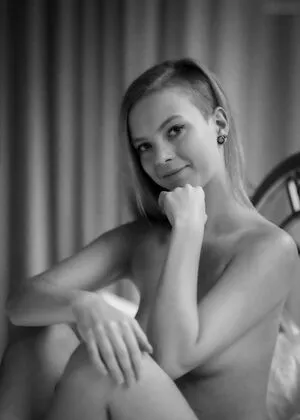 Emi Im Wunderland OnlyFans Leaked Free Thumbnail Picture - #zed4m1iSAs