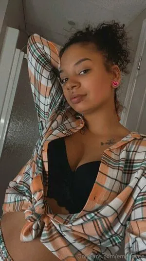Emielovee OnlyFans Leaked Free Thumbnail Picture - #BUvH5ZWls7