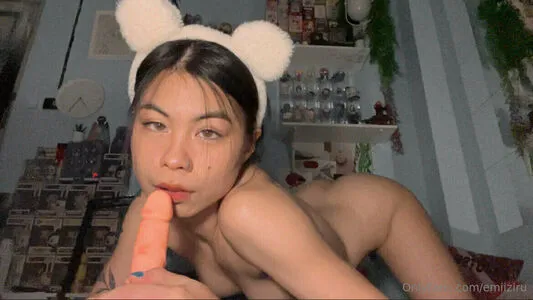 Emiiziru OnlyFans Leaked Free Thumbnail Picture - #08fvLbutFV