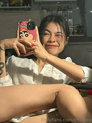 Emiiziru OnlyFans Leaked Free Thumbnail Picture - #IJkCjQtopy