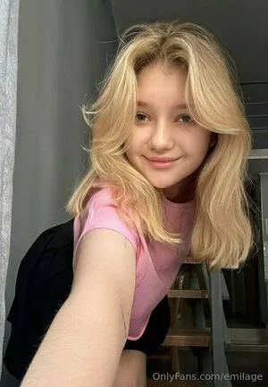 Emilage OnlyFans Leaked Free Thumbnail Picture - #AdrJZWHRLT