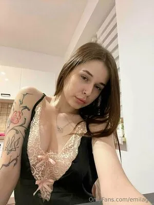 Emilage OnlyFans Leaked Free Thumbnail Picture - #H5a6pGnG4Q