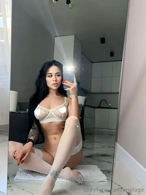 Emilage OnlyFans Leaked Free Thumbnail Picture - #WDRTY5nMLA