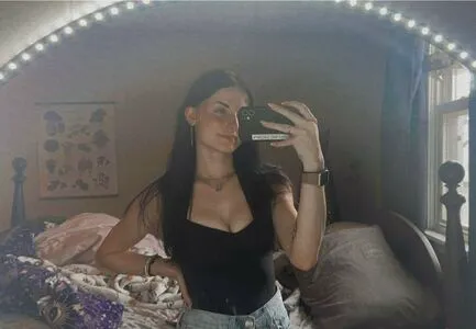 Emileesilvey OnlyFans Leaked Free Thumbnail Picture - #HXR62YPjmF