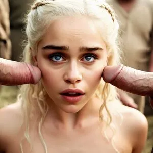 Emilia Clarke OnlyFans Leaked Free Thumbnail Picture - #2xyi5cGBPB