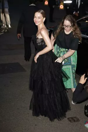 Emilia Clarke OnlyFans Leaked Free Thumbnail Picture - #5Yt4E0nn19