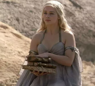 Emilia Clarke OnlyFans Leaked Free Thumbnail Picture - #9xG7wpizgZ