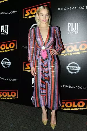 Emilia Clarke OnlyFans Leaked Free Thumbnail Picture - #AmgaeiCTaq