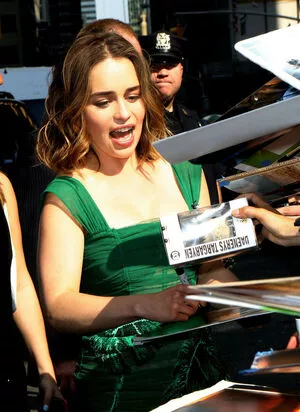 Emilia Clarke OnlyFans Leaked Free Thumbnail Picture - #F0BOAX9xdN