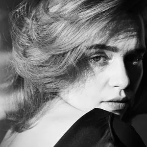 Emilia Clarke OnlyFans Leaked Free Thumbnail Picture - #chONiZWiRI