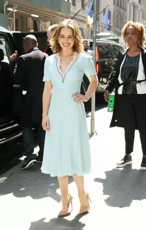 Emilia Clarke OnlyFans Leaked Free Thumbnail Picture - #oFBegzzvyo