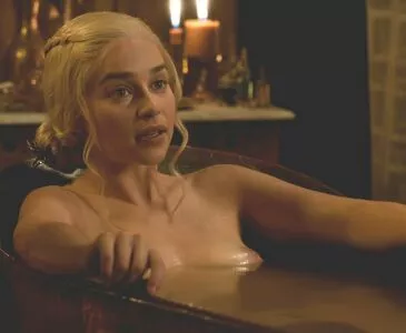 Emilia Clarke OnlyFans Leaked Free Thumbnail Picture - #w3T66DZeYt