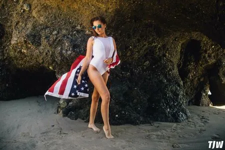 Emilia Hartford OnlyFans Leaked Free Thumbnail Picture - #0TqQw8PCQx