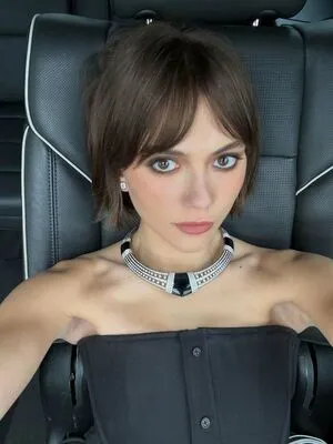 Emilia Jones OnlyFans Leaked Free Thumbnail Picture - #4UlqP1RvBD