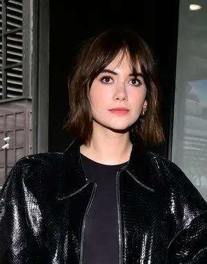 Emilia Jones OnlyFans Leaked Free Thumbnail Picture - #ISAXUW6Nir