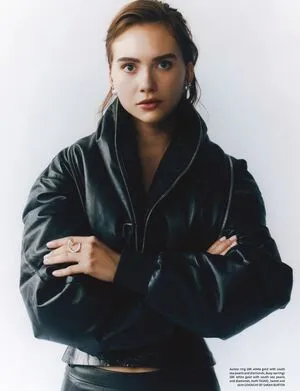 Emilia Jones OnlyFans Leaked Free Thumbnail Picture - #fDacH0hCne