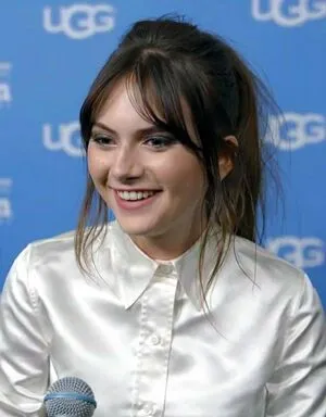 Emilia Jones OnlyFans Leaked Free Thumbnail Picture - #lgJorgMkPE