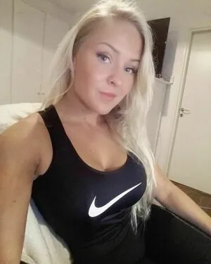Emilia Linden OnlyFans Leaked Free Thumbnail Picture - #7AR9VC6q2O
