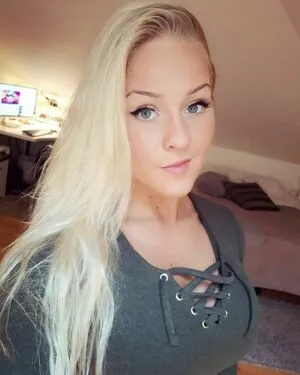Emilia Linden OnlyFans Leaked Free Thumbnail Picture - #G0WlvmQkQ9