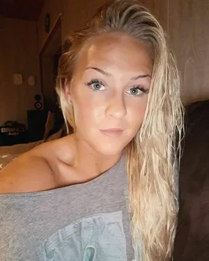 Emilia Linden OnlyFans Leaked Free Thumbnail Picture - #TTswijpOfj