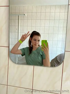 Emilia Smit OnlyFans Leaked Free Thumbnail Picture - #ml1AjkqIra