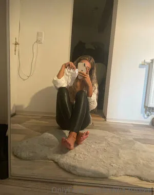 Emiliaaa Rose OnlyFans Leaked Free Thumbnail Picture - #Ev1VJrHclB