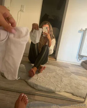 Emiliaaa Rose OnlyFans Leaked Free Thumbnail Picture - #Jl3dK9nLua