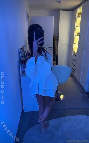 Emiliaaa Rose OnlyFans Leaked Free Thumbnail Picture - #fOozlwayhs