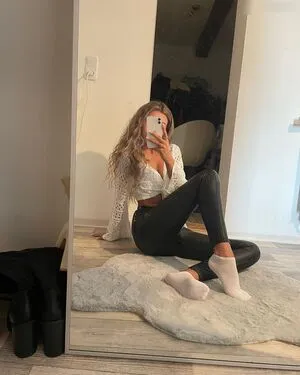 Emiliaaa Rose OnlyFans Leaked Free Thumbnail Picture - #xwuyeLHKjj