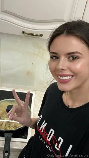 Emiliaarola OnlyFans Leaked Free Thumbnail Picture - #yuZk7mb7Db