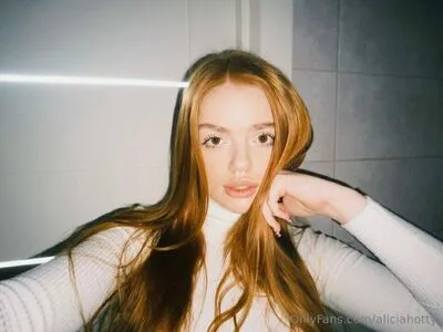 Emiliacutiee And Aliciahotty Redehaded Twins OnlyFans Leaked Free Thumbnail Picture - #J7WqwlMK92