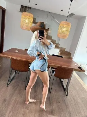 Emiliajulie OnlyFans Leaked Free Thumbnail Picture - #QUsWha0DZ9