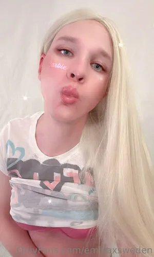 Emiliaxsweden OnlyFans Leaked Free Thumbnail Picture - #BSyHqwHkrK