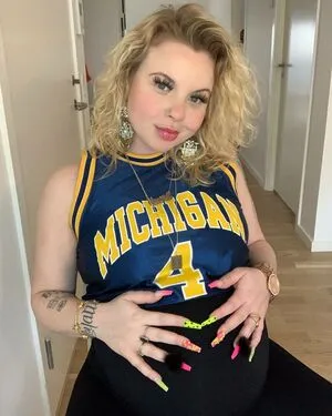 Emilie Brooklyn OnlyFans Leaked Free Thumbnail Picture - #avVMRM3iEb