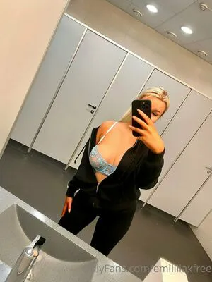 Emiliiiaxfree OnlyFans Leaked Free Thumbnail Picture - #TxzDa3jtU9