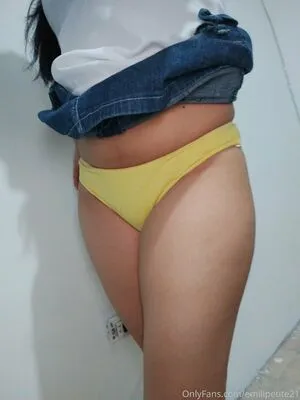 Emilipetite OnlyFans Leaked Free Thumbnail Picture - #INd9GWoMt4
